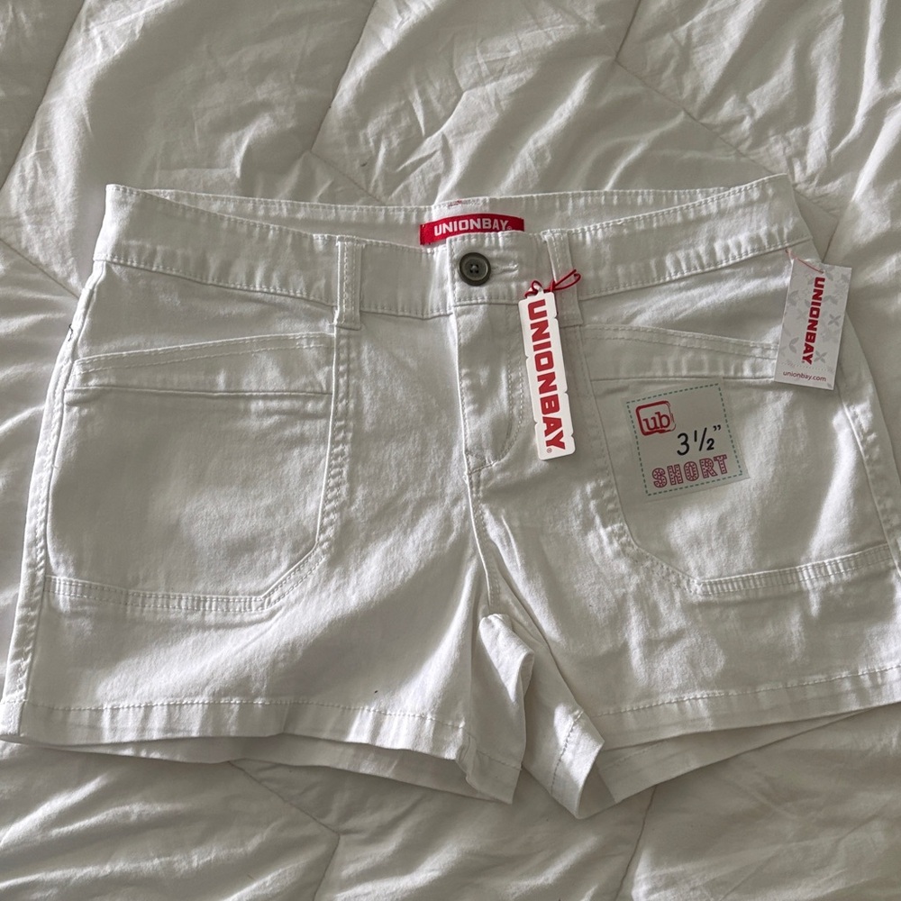 UNIONBAY Women's Crisp White Cargo Shorts